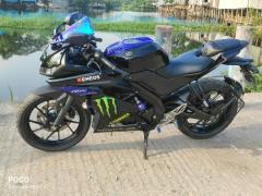 YAMAHA R15 V3